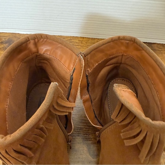 KALI Brown Tan Faux Suede Fringe Ankle Boot Size 9 Zip Up Boho Western .5” Heel - Picture 9 of 9